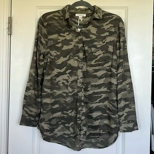 Beachlunchlounge Camo Buttondown